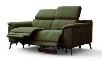 2-Sitzer Relaxsofa mit zwei Relaxfunktionen FIERO FARBE Olivgrün (Arano 24)